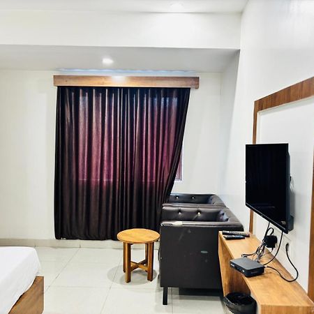 Hotel Bg Inn Бангалор Экстерьер фото